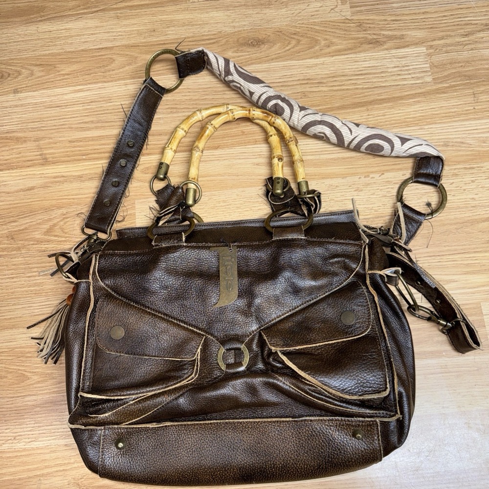 J'tote 14" Brown Leather Multi Pocket Messenger Bag
